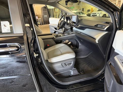 Certified 2026 Toyota Sienna XLE AWD/4WD image 32