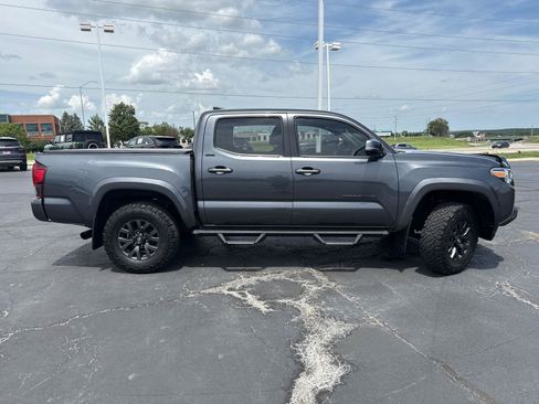 Used 2023 Toyota Tacoma SR5 w/ Technology Package AWD/4WD image 10