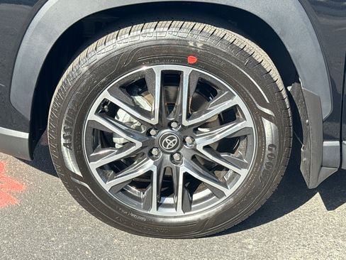 New 2026 Toyota Corolla Cross XLE FWD image 5