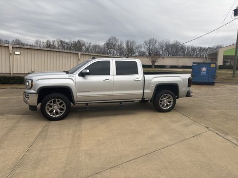 Used 2018 GMC Sierra 1500 SLT image 10