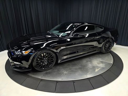 Used 2017 Ford Mustang GT w/ GT Performance Package RWD image 10