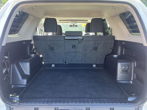 Used 2013 Toyota 4Runner SR5 w/ Convenience Pkg image 30