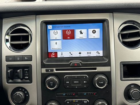 Used 2017 Ford Expedition XLT w/ Equipment Group 202A AWD/4WD image 15