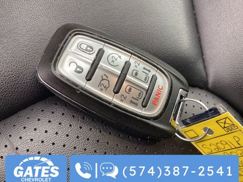 Used 2024 Chrysler Pacifica Touring-L image 37