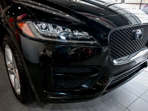 Used 2019 Jaguar F-PACE R-Sport image 10