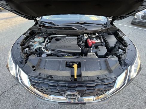 Used 2023 Nissan Rogue SV image 32