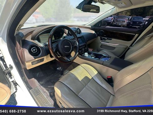 Used 2017 Jaguar XJ R-Sport AWD/4WD image 17