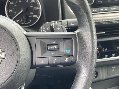 Used 2024 Nissan Rogue SV AWD/4WD image 27