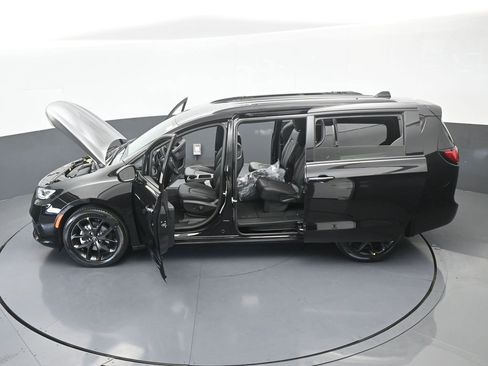 New 2026 Chrysler Pacifica Select w/ S Appearance Package image 68
