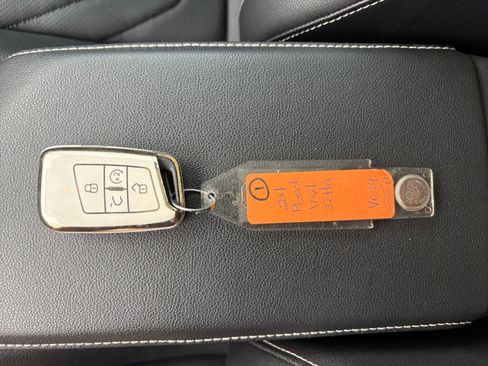 Certified 2024 Volkswagen Jetta SEL image 29