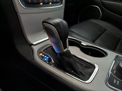Used 2018 Jeep Grand Cherokee Summit AWD/4WD image 11