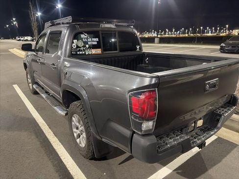 Used 2017 Toyota Tacoma SR5 w/ Tow Package image 14