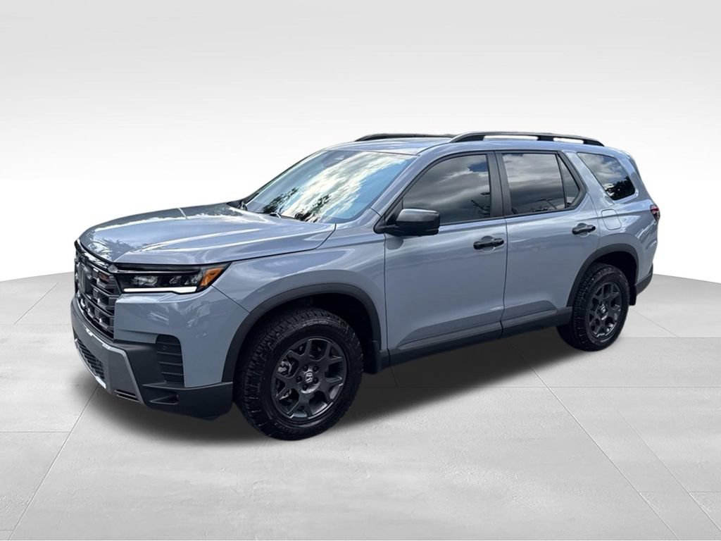 Used 2026 Honda Pilot TrailSport image 3