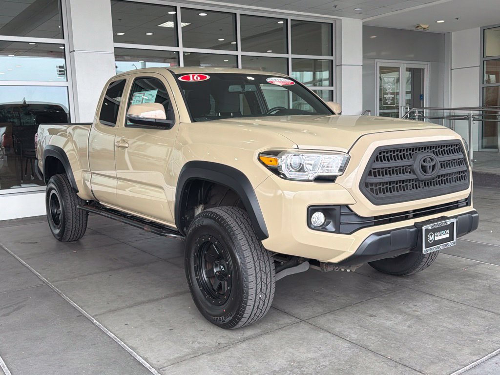 Certified 2016 Toyota Tacoma TRD Off-Road w/ Towing Package AWD/4WD image 6