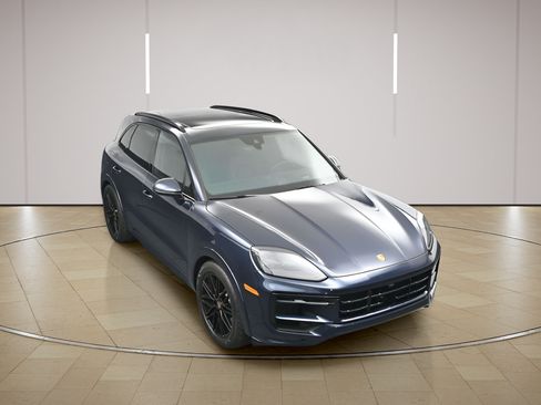 Certified 2026 Porsche Cayenne GTS AWD/4WD image 40