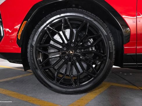 New 2025 Lamborghini Urus SE image 4