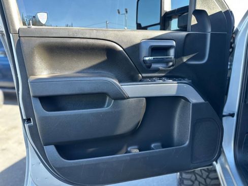 Used 2017 Chevrolet Silverado 1500 LT w/ All Star Edition AWD/4WD image 9