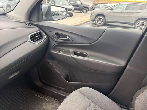 Used 2023 Chevrolet Equinox LT image 14