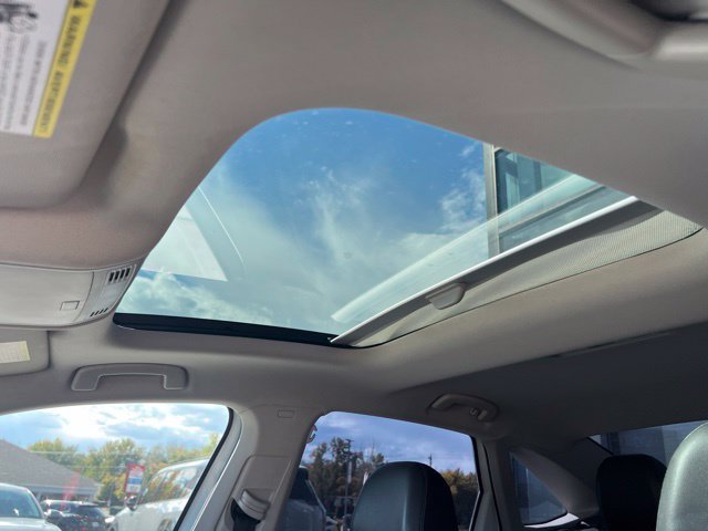 Used 2019 Volkswagen Jetta SE w/ Cold Weather Package FWD image 16