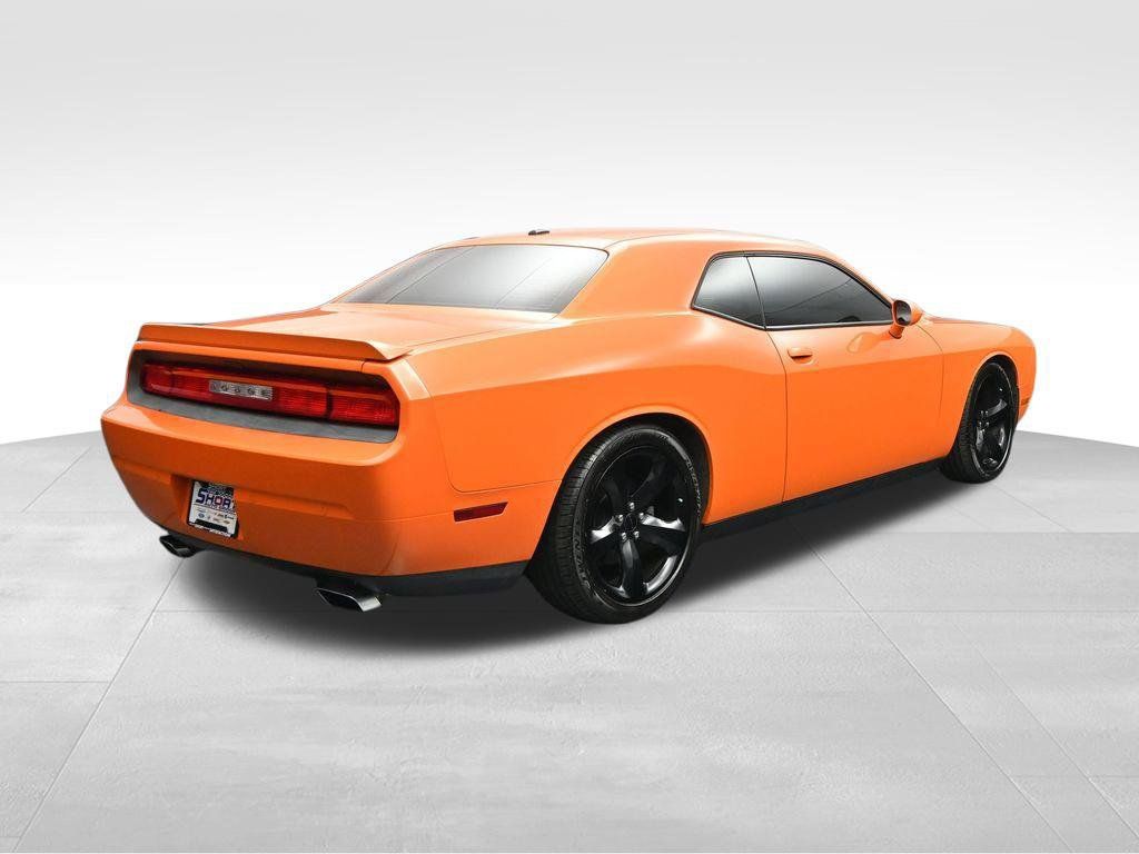Used 2014 Dodge Challenger R/T Plus RWD image 5