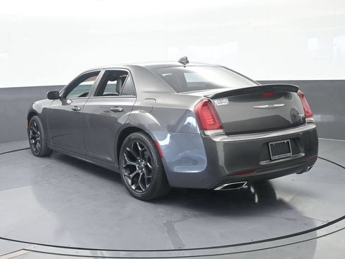 Used 2020 Chrysler 300 S w/ S Model Appearance Package RWD image 4