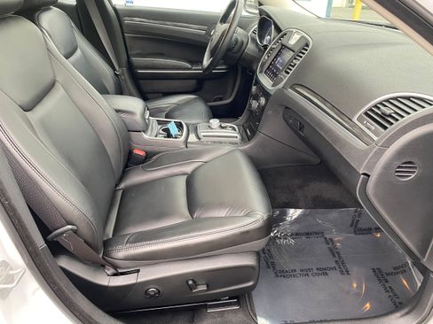 Used 2021 Chrysler 300 Touring L AWD/4WD image 13