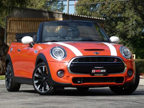 Used 2021 MINI Cooper S image 3