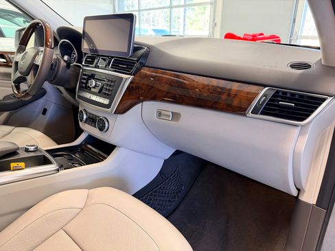 Used 2015 Mercedes-Benz ML 350 2WD image 25