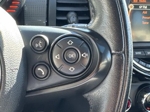 Used 2017 MINI Cooper 4-Door Hardtop image 19