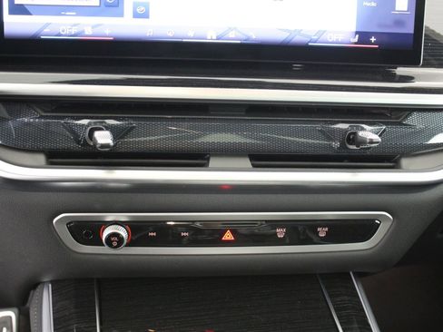 Used 2025 BMW X5 xDrive40i w/ Executive Package image 18