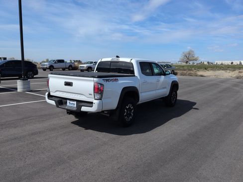 Used 2023 Toyota Tacoma TRD Off-Road w/ Technology Package AWD/4WD image 7