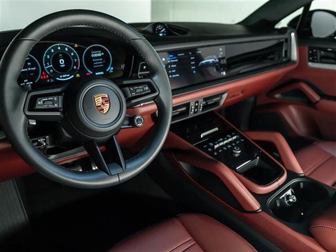 New 2026 Porsche Cayenne S image 4