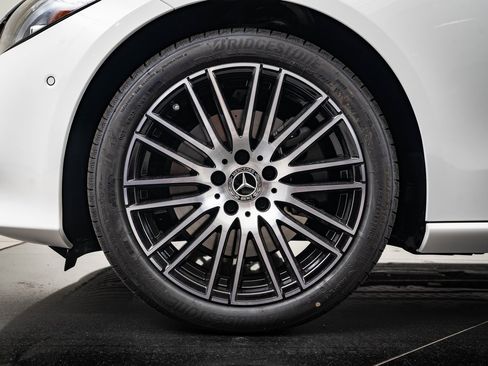 Used 2025 Mercedes-Benz C 300 4MATIC Sedan image 15