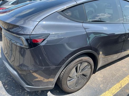 Used 2026 Tesla Model Y 2WD image 14