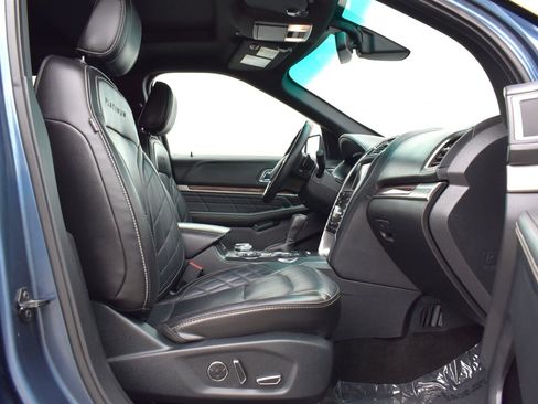 Used 2018 Ford Explorer Platinum AWD/4WD image 34