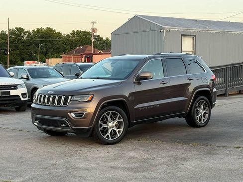 Used 2018 Jeep Grand Cherokee Limited AWD/4WD image 1
