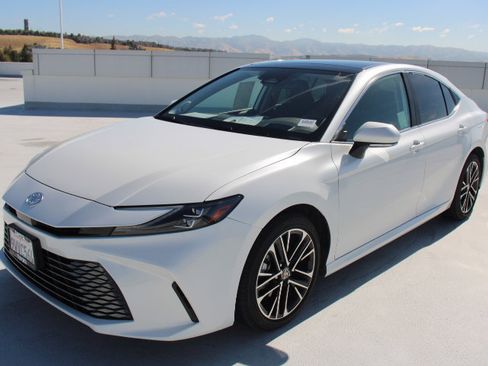 Certified 2025 Toyota Camry XLE w/ Premium Package FWD image 6