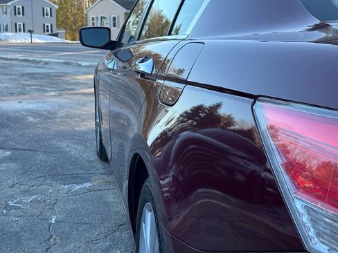 Used 2011 Honda Accord EX-L image 17