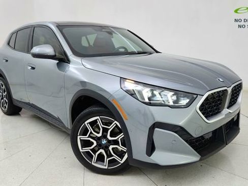 Used 2025 BMW X2 xDrive28i AWD/4WD image 1