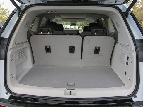 New 2026 GMC Acadia Denali w/ Super Cruise Package image 30