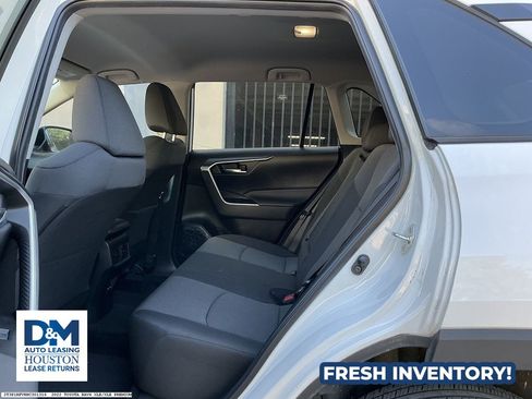 Used 2022 Toyota RAV4 XLE AWD/4WD image 9