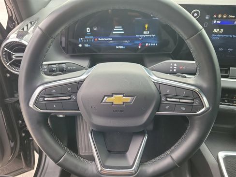 Used 2025 Chevrolet Equinox LT image 17