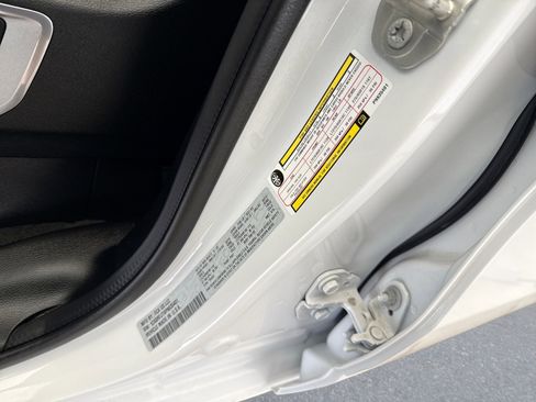 Used 2023 RAM 1500 Laramie image 12