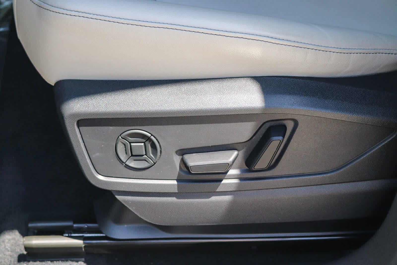 Used 2025 Audi Q5 Premium AWD/4WD image 19