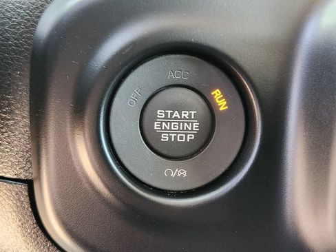 Used 2021 Jeep Wrangler Sport AWD/4WD image 13