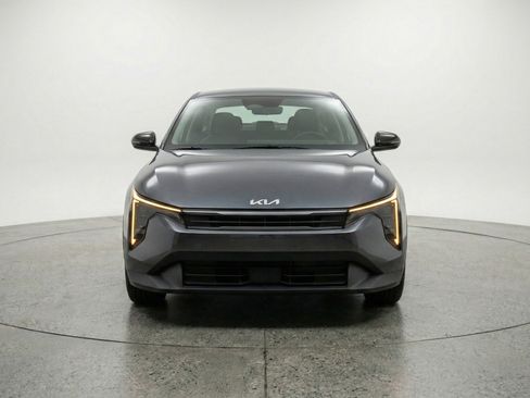 Used 2025 Kia K4 LXS image 2