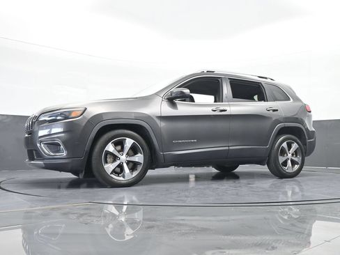 Used 2019 Jeep Cherokee Limited FWD image 54