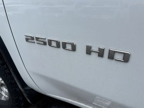 Used 2024 Chevrolet Silverado 2500 LT image 8
