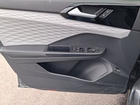 Used 2024 Volkswagen Taos S image 16