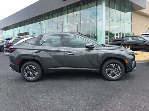 New 2026 Hyundai Tucson Blue SE AWD/4WD image 17
